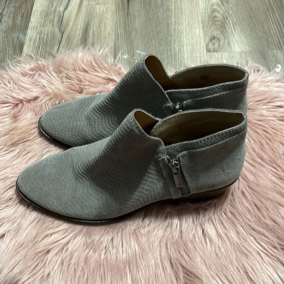 Lucky Brand Gray Suede Ankle Boots Size 7.5 - Picture 4 of 12